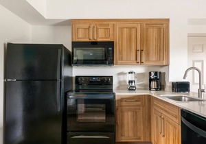 Family-Friendly 1BR Minutes from Theme Parks w/ Resort Waterpark & Mini Golf