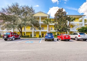 Family Friendly condo minutes from Disney!!