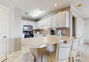 Family-Friendly Condo with Shared Pool, WiFi, Private Washer/Dryer, & Central AC