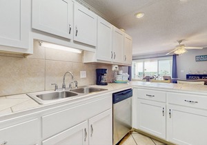 Family-Friendly Condo with Shared Pool, WiFi, Private Washer/Dryer, & Central AC