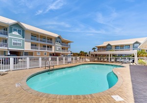 Family-Friendly Condo with Shared Pool, WiFi, Private Washer/Dryer, & Central AC