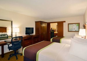 Fantastic Find! 2 Great Units, Near Epcot, Golf