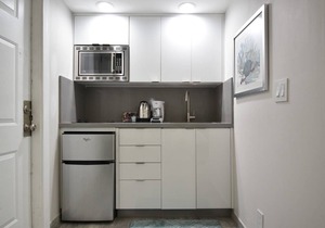 Fashionable loft APT UNIT # 5