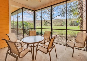 First Floor Updated Condo 15 Minutes To Disney