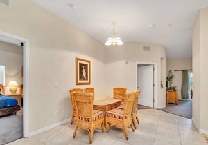 First Floor Updated Condo 15 Minutes To Disney