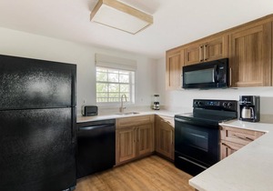 FLASH SALE! Family-Friendly Condo Minutes from Theme Parks w/ Resort Waterpark & Mini Golf