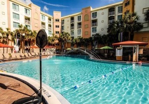 Florida Escape! 4 Amazing Queen Units for 16 Guests, Pool, Many Amenities
