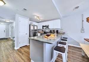 Free Amenities, Gulf-view! Private Beach! Pool! Ciboney 3007
