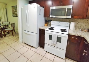 Free Shuttle/Patio Managed by BNR Vacation Rentals