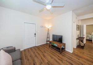 Frenchy's Cottage 490