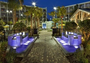 Friends and Family Disney Escape! Two Modern Pool View Units, Close to the Parks