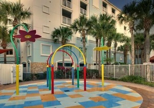 Friends and Family Orlando Getaway. 3 Comfy Units for 12 Guests, Pool, Shuttle