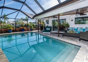 Gorgeous and Updated, 3-bedroom, Plus den, 2 1/2-bathroom, Waterfront Home...