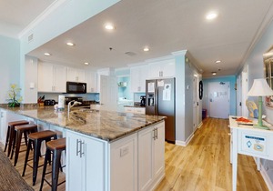 Gorgeous and cozy beachfront condo with shared pool & hot tub and beach access