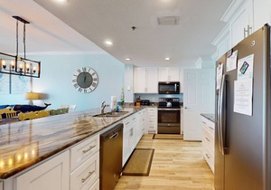 Gorgeous and cozy beachfront condo with shared pool & hot tub and beach access