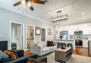 Grand Oaks Bungalow in the Heights