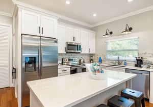 Grand Oaks Bungalow in the Heights