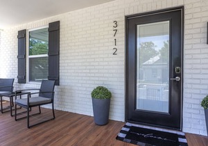 Grand Oaks Bungalow in the Heights