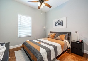 Grand Oaks Bungalow in the Heights