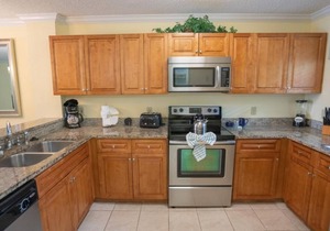 Great find! Comfy Apartment near Disney, 4 pools, Shuttle to the Parks, Parking
