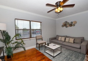 Great Location with Large Garden 2BR Apt