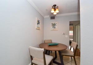 Great Location with Large Garden 2BR Apt