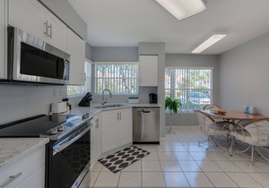 Ground-Floor Condo with Patio, Resort Pool & Spa – Steps from the Beach