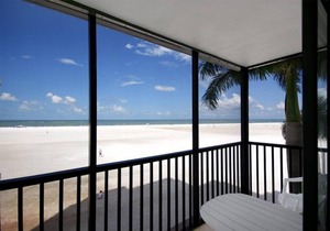 Gulf Front vacation rental with beautiful views of the Gulf of Mexico. Bring.