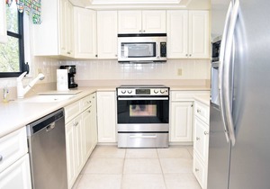 Gulf Pines Sanibel Island Vacation Rental Home with Community Pool