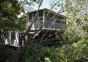 Gulf Pines Sanibel Island Vacation Rental Home with Community Pool