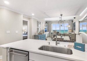 Gulf View ~ Penthouse Condo ~ Bunk Room~ Seasonally Heated Pool ~ Hot Tub