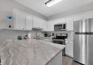 Gulf Views * Steps to the Beach * Private Patio