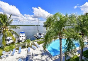 Harbor Villa Club 305