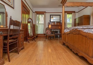 Herlong Mansion Bed and Breakfast Inn - Magnolia Room
