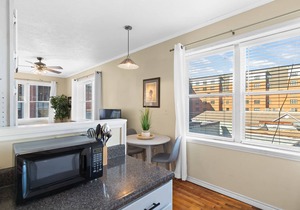 Historic Loft in Downtown AU! LOCATION! Private Parking, Steps to Toomers Corner