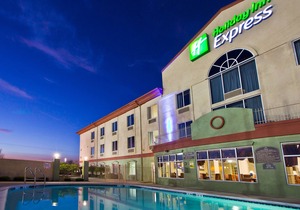 Holiday Inn Express Hotel & Suites LIVE OAK, an IHG Hotel