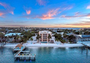 Hutchinson Island Plaza Hotel and Suites