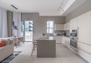 HYDE Beach House - 2BR High Ceiling Corner Suite!