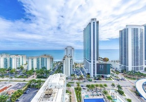 HYDE Beach House - 2BR High Ceiling Corner Suite!