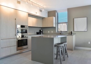 HYDE BEACH HOUSE - Amazing Bay Views - Unit 909
