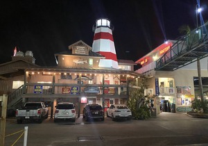IDEAL LOCATION ! directly across st from the beach