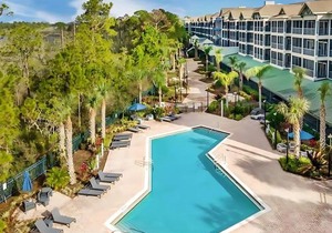Inviting 3BR Condo with Private Patio - Near Disney