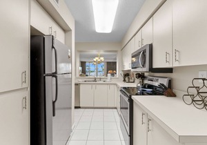 Isla Del Sol Bay View Retreat: Ground Floor 12-143