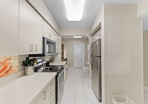 Isla Del Sol Bay View Retreat: Ground Floor 12-143
