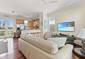 Islamorada home in Anglers Reef with Ocean Views, Dock, Com Pool & Private Beach