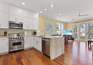 Islamorada Oceanfront Home with Ocean View, Dock, Comm Pool & Beach