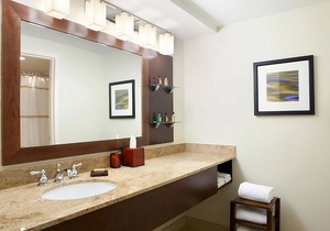 Island Vacay Starts Here! FREE Parking, Pools, Close to Bathtub Reef Beach!
