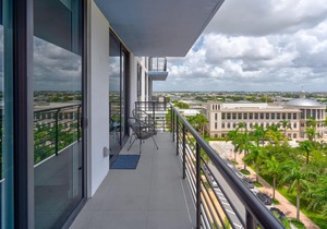 JC811 Downtown Doral 1 Bed & 1 Bath