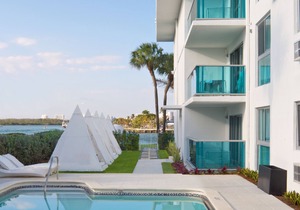 King Size Studio with Kitchenette, Steps Away from Bal Harbour Beach
