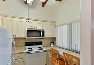 Lake Blue Resort - #7. - *Waterfront, Sandy Beach, boat slips, heated pool